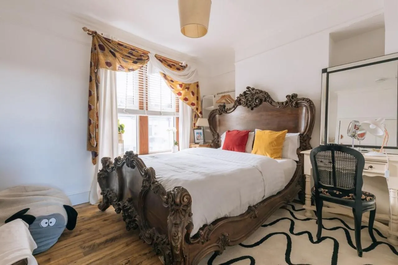 Vibrant & Eclectic 3 Bedroom Flat - Bedminster Bristol! United Kingdom