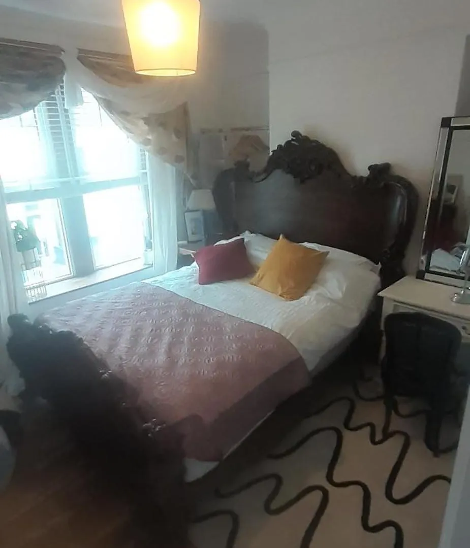 Vibrant & Eclectic 3 Bedroom Flat - Bedminster Bristol! Bristol